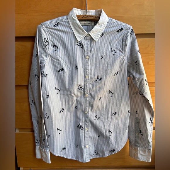 NWT Rare ABERCROMBIE & FITCH stripe button down with stars embroidered - Size M✨ - Picture 2 of 4